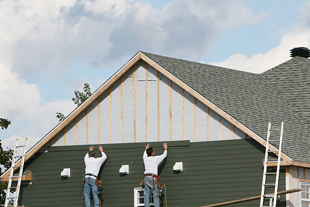 Professional Siding technician working in Lanexa, VA